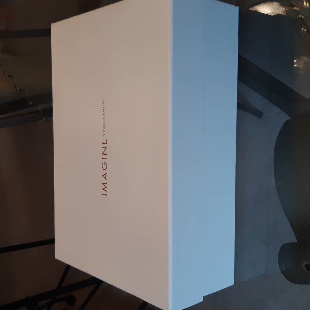 Vince Camuto Imagine - Picture 2 of 6
